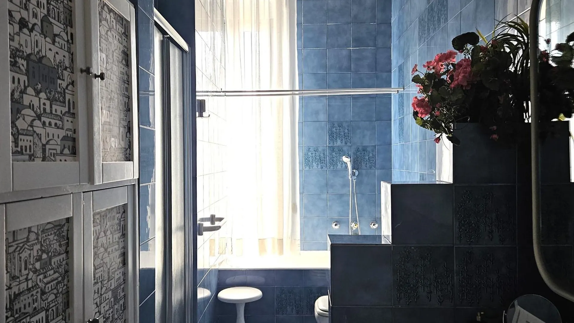 Homegallery - Elegante Appartamento Milanese Apartment