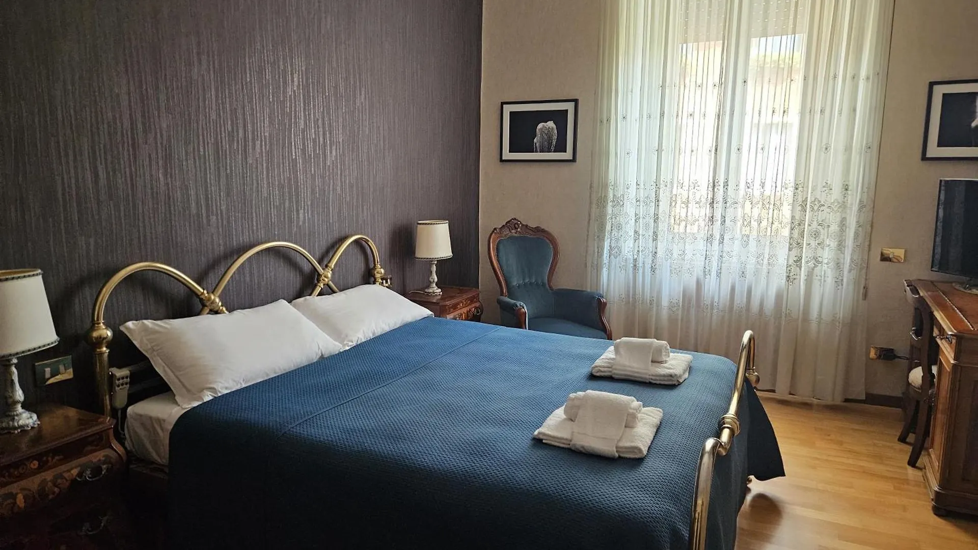 Homegallery - Elegante Appartamento Milanese Apartment Milan