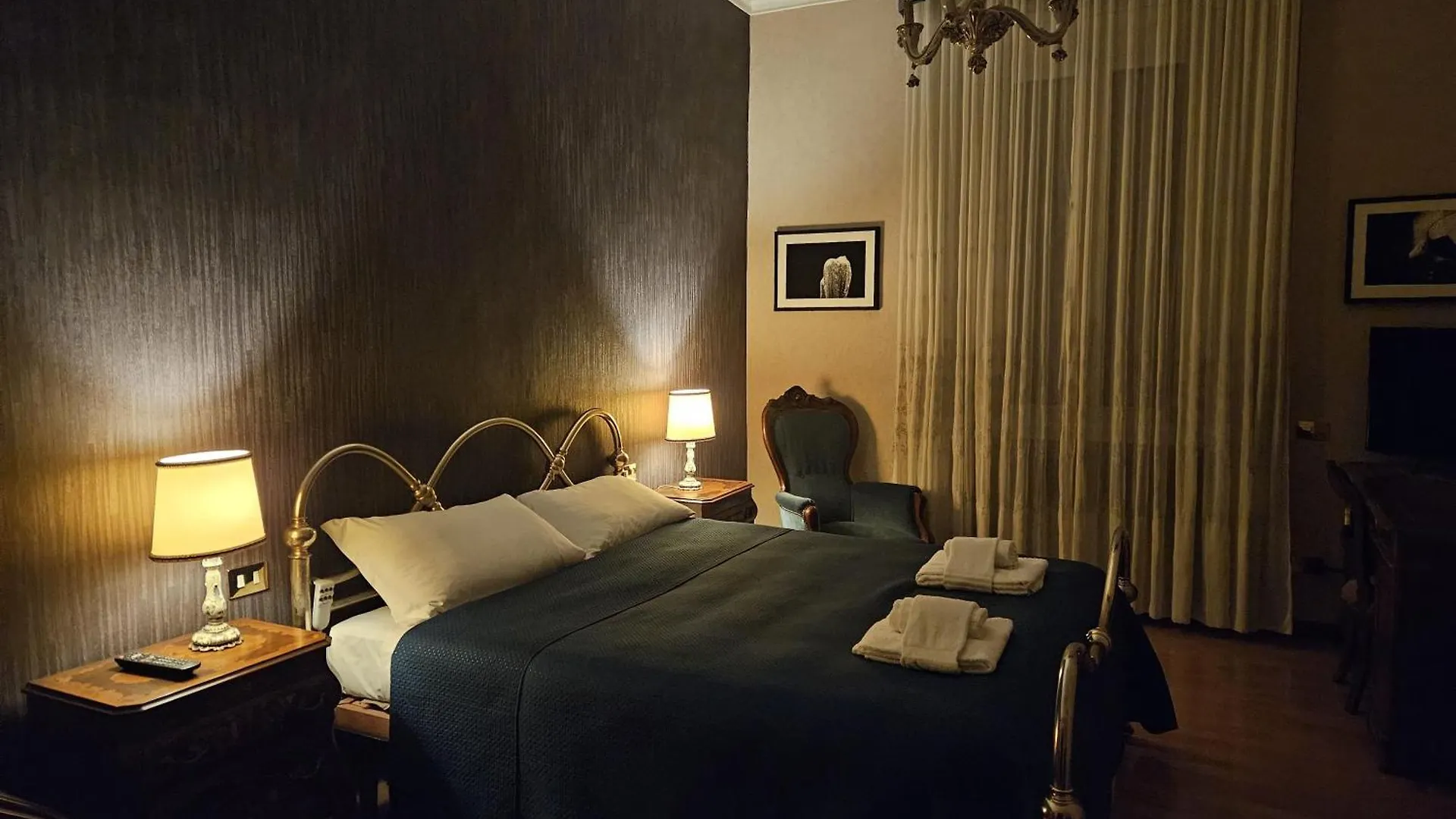 Apartment Homegallery - Elegante Appartamento Milanese Italy