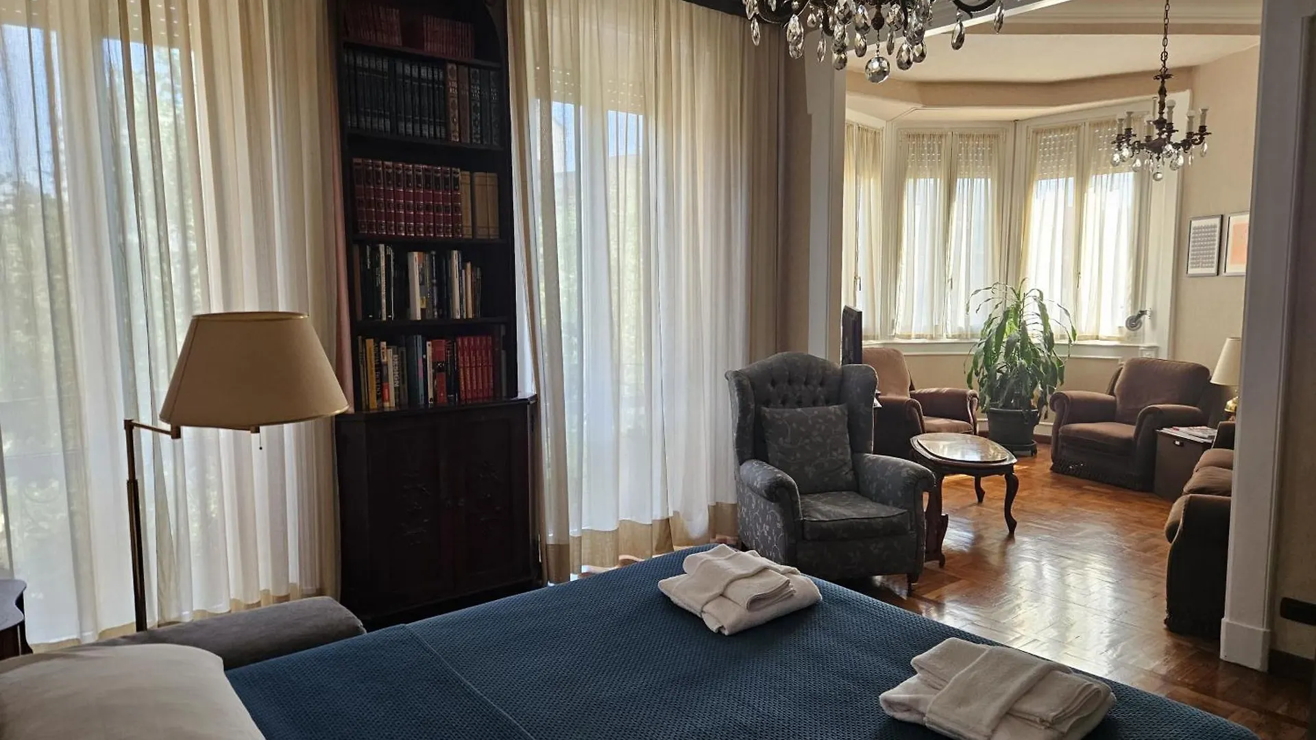 Apartment Homegallery - Elegante Appartamento Milanese